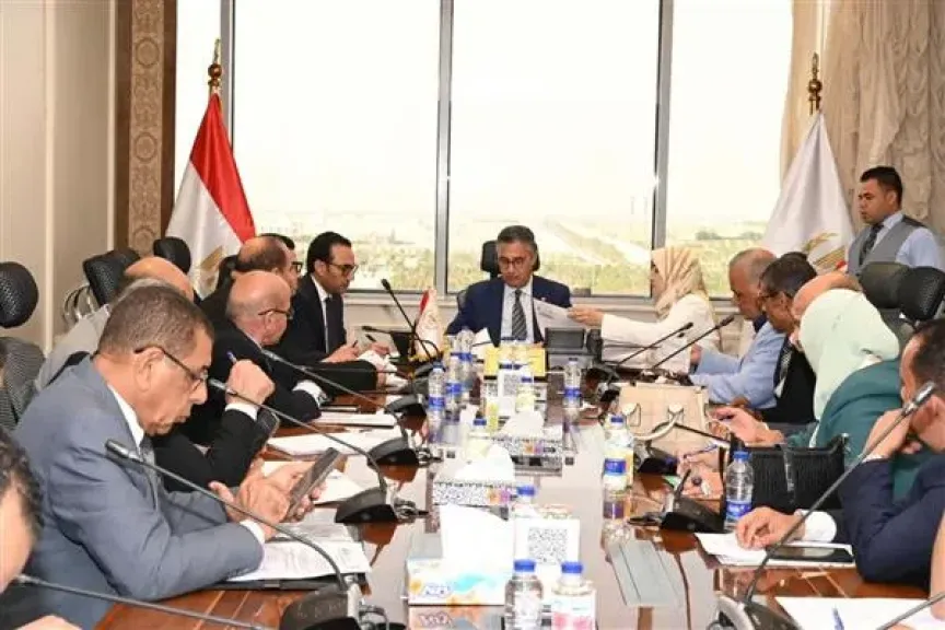 وزير التموين يلتقي بعدد من أعضاء مجلسي النواب والشيوخ