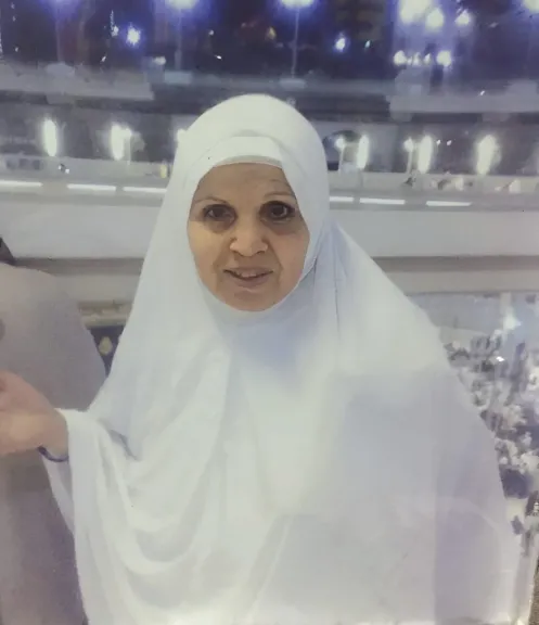أمين إعلام «المصريين» يُشاطر الصحفية دعاء فايد في وفاة والدتها
