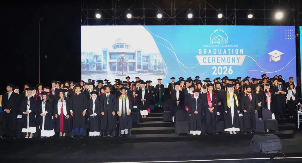 البنك الأهلي يحتفل بتخريج دفعة جديدة من الحاصلين على منح دراسية بمدينة زويل للعلوم