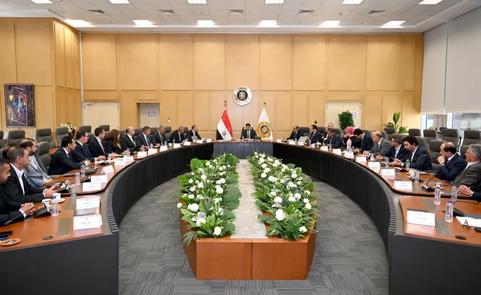 وزير الصناعة يعلن خارطة طريق جديدة لقطاع الأسمنت