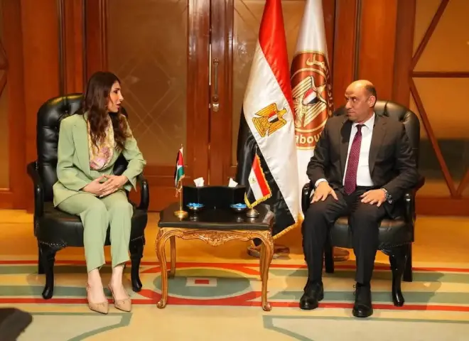 فلسطين تعزز حضورها في مؤتمر العمل العربي بالقاهرة بلقاءات وزارية موسعة