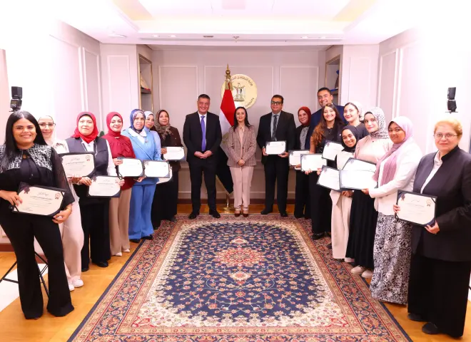 وزيرة التضامن الاجتماعي تكرم إدارات الاتصال السياسي والإعلام والمراجعة الداخلية والحوكمة