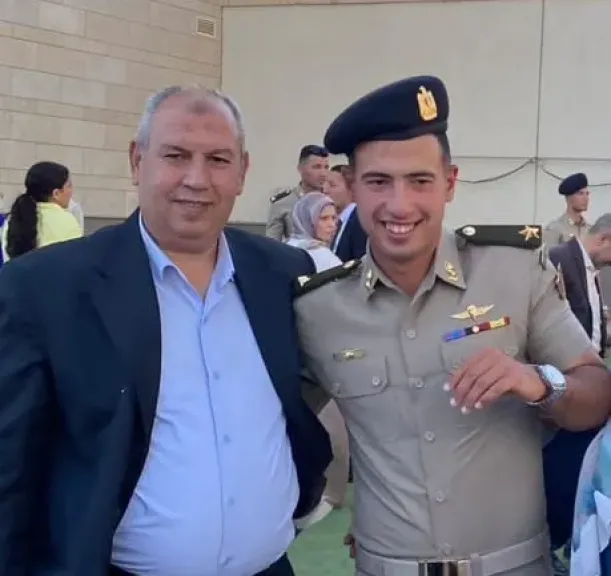 بوابة ”التعاونيات المصرية” تهنئ المحاسب أيمن عبد الحميد نائب مدير الاتحاد التعاونى الزراعى بتخرج نجله ”محمد” من الكلية الحربية