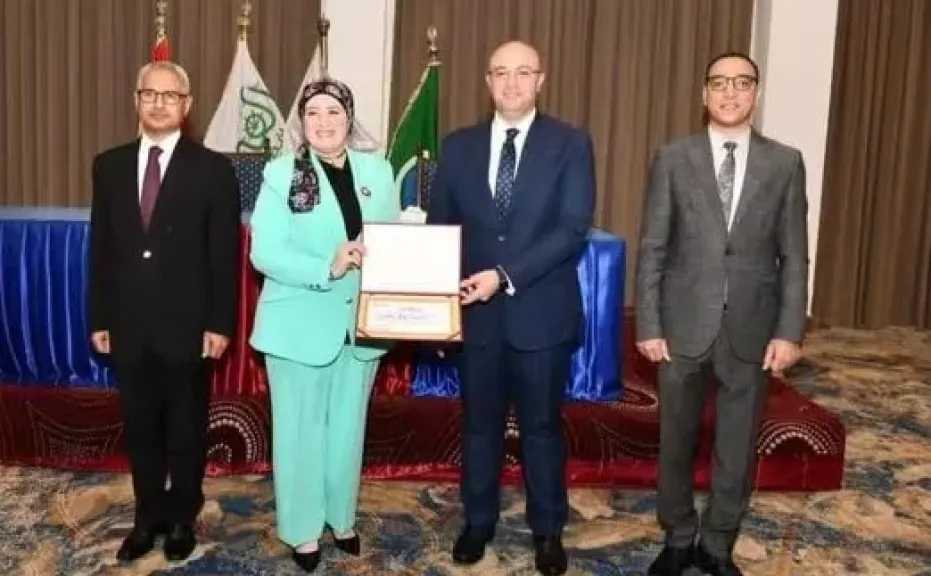 تتويج ”مؤسسة النداء بالفيوم” وتكريم مديرتها عبير شوقي في المبادرة الوطنية للمشروعات الخضراء الذكية