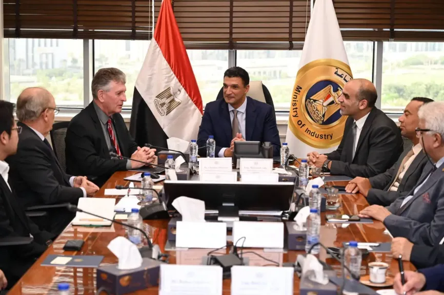 وزير الصناعة يبحث مع الجمعية البرازيلية لصناعة القوالب والعدد الصناعية نقل التكنولوجيا للمصانع المصرية