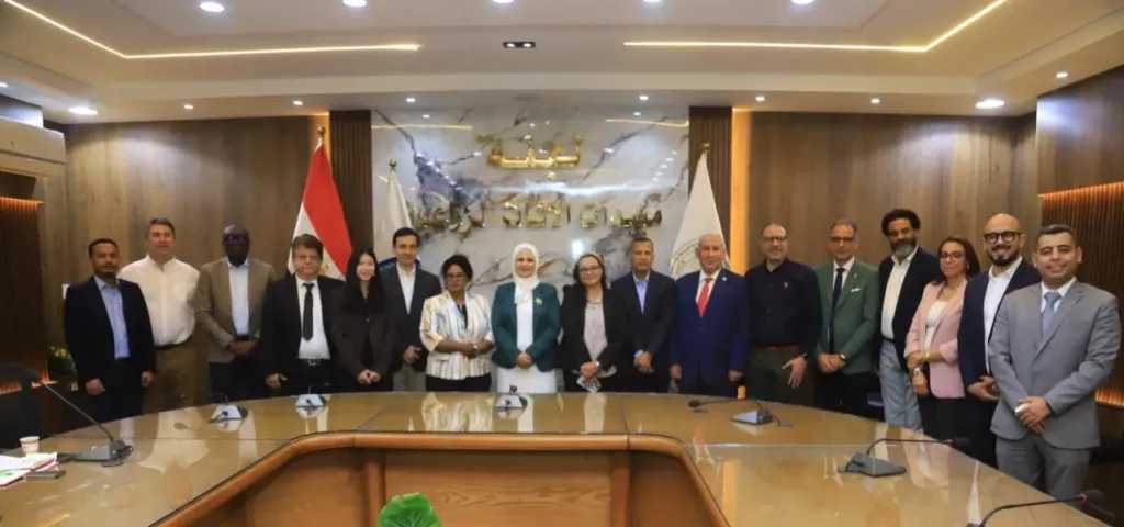لجنة مبيدات الآفات الزراعية تستقبل وفد ”كروب لايف” لبحث سبل تعزيز الإدارة المستدامة للمبيدات وتطوير القطاع
