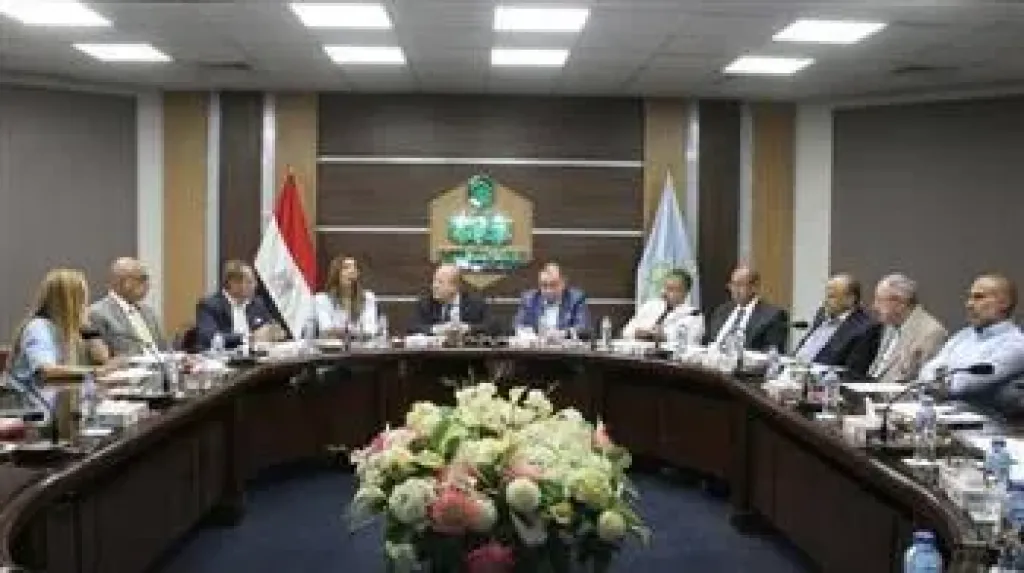 مستثمرو العاشر يبحثون فرص التصدير لـ 54 دولة إفريقية